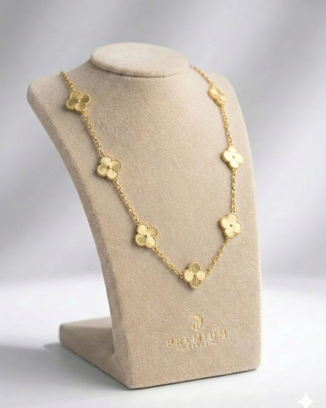 Gold Clover Charm Necklace – Elegant Layered Floral Design
