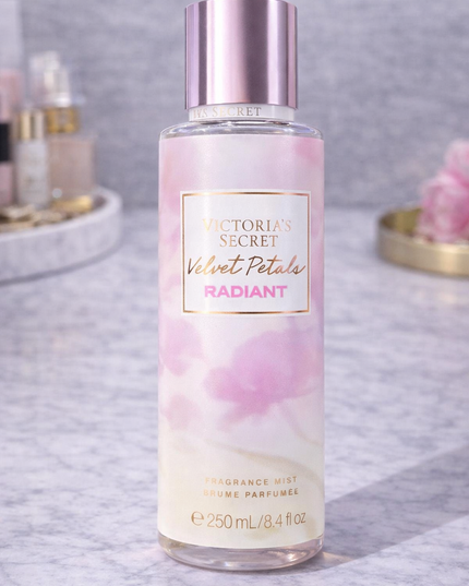 Victoria’s Secret Velvet Petals Radiant Fragrance Mist – 250 ml