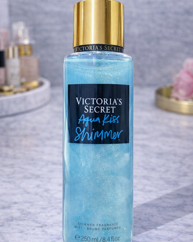 Victoria’s Secret Aqua Kiss Shimmer – Refreshing Body Mist with Glow (250 ml)