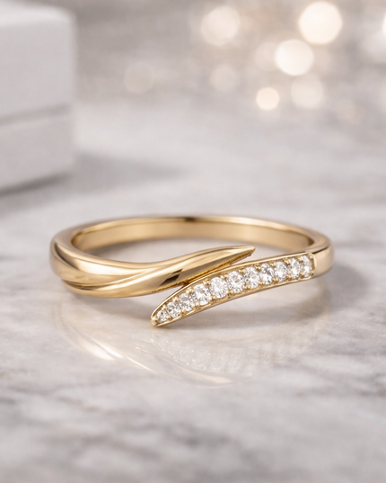 Elegant Gold Crossover Ring