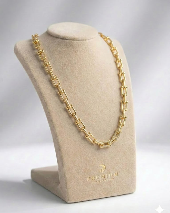 Bold Gold Layered Chain Necklace – Modern Statement Style