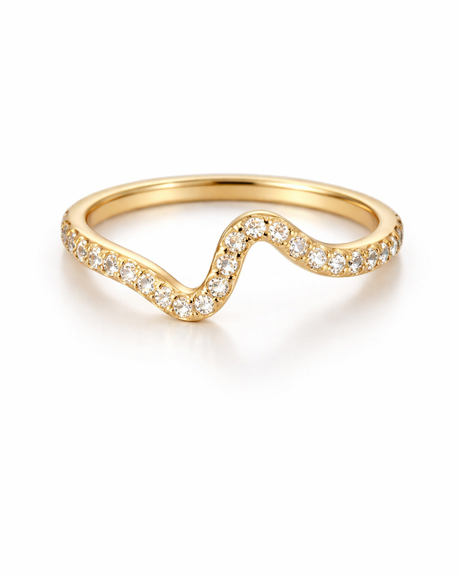Gold Wave Strass Ring – Elegant Minimalist Women’s Band