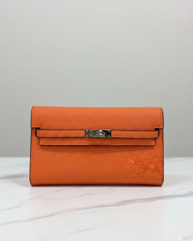 Classic Lock-Closure Long Wallet – Neutral Elegance
